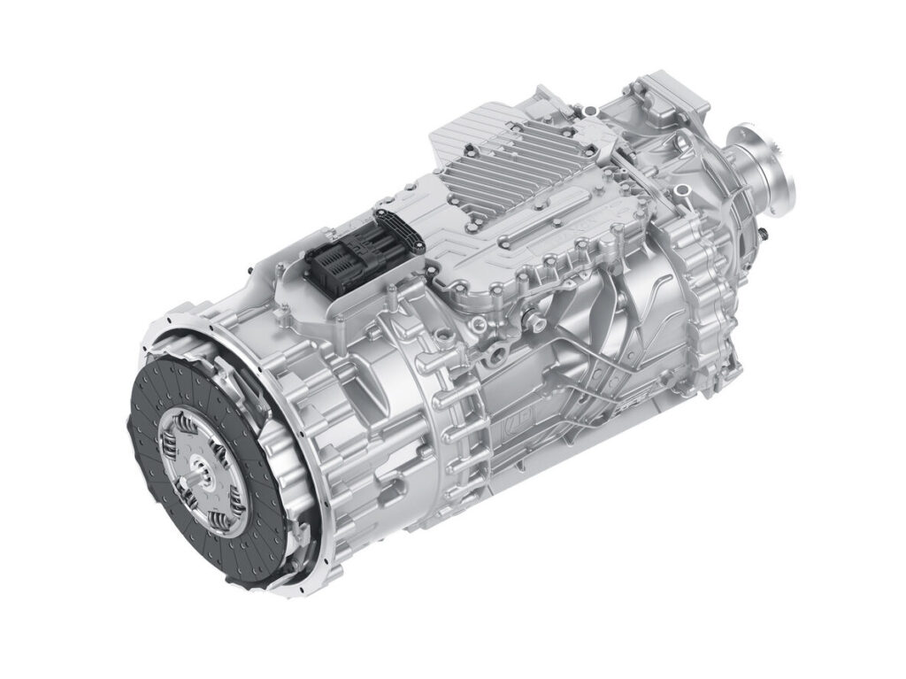 Tempo bei der Dekarbonisierung und zugleich Weltpremiere: Das neue Getriebesystem TraXon 2 Hybrid für schwere Nutzfahrzeuge, basierend auf dem bewährten TraXon 2 Getriebesystem. // Originally developed for the passenger car sector where it is already in successful volume production, ZF is now expanding the cubiX portfolio by extending the vehicle motion control system to commercial vehicle customers, customized to their individual needs.